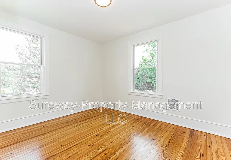 114 Walnut St — Photo 10