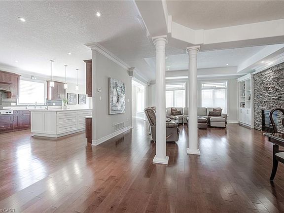 3rd image of 4072 Highland Park Dr