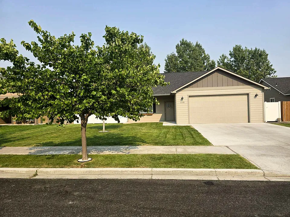 1133 S June Dr