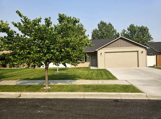 1133 S June Dr, Moses Lake, WA 98837