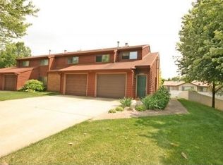 2707 Heritage Dr, Champaign, IL 61822