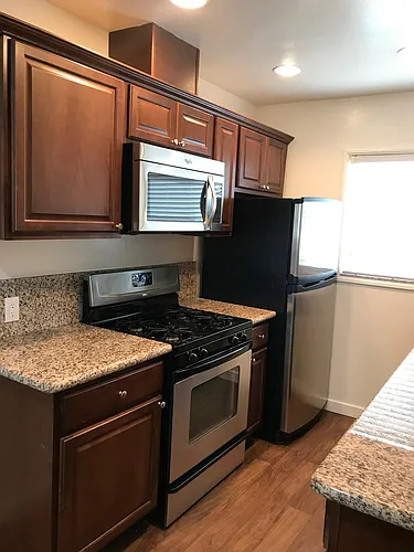 1550 Woodruff Ave #4 Photo 1