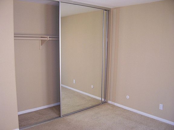 4th image of 3030 Suncrest Dr #Upstairs