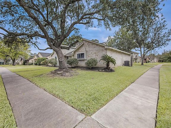 4th image of 10702 Sagerock Dr