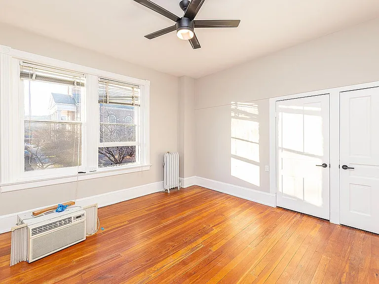105 Washington St — Photo 21