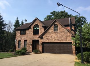 7090 Bennington Woods Dr, Pittsburgh, PA 15237