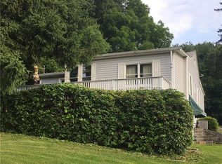 1418 Ridge Rd, Jeannette, PA 15644