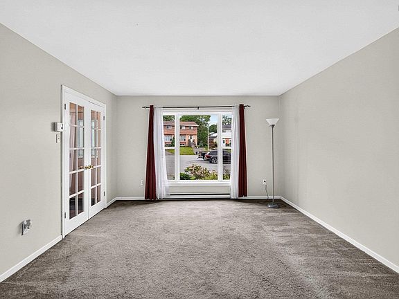 4th image of 20 Greely Ct