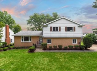 3999 Mark Ave, Rocky River, OH