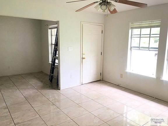 4th image of 3305 Lazy Palm Dr N