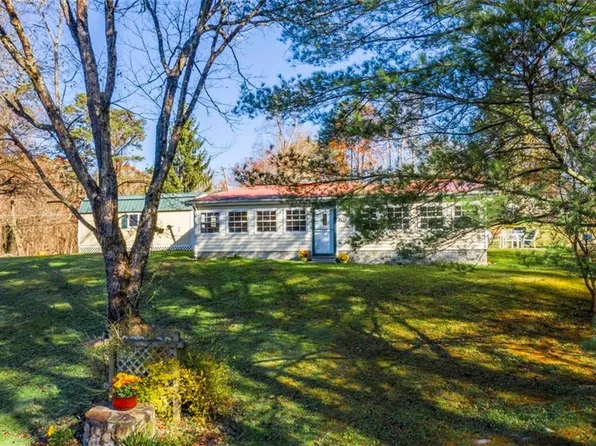 56 Circle Dr, Morganton, GA 30560