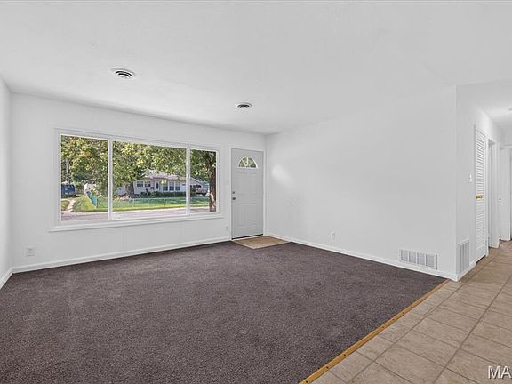 4th image of 603 Saint Nicholas Dr