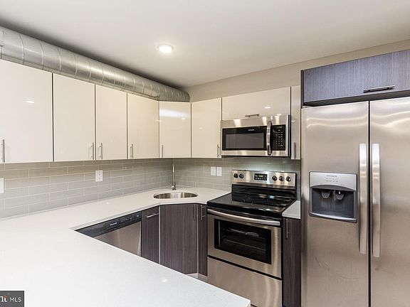 4th image of 1724 N Marshall St #F