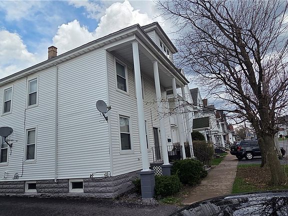 3rd image of 1303 Mary St