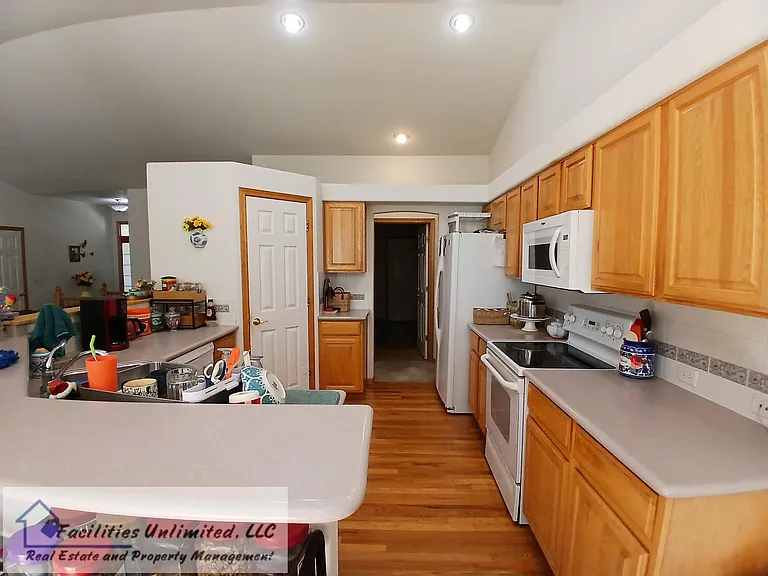 3402 Green Spring Dr — Photo 11