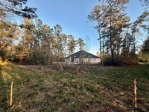 4th image of 358 Louvenia Ct