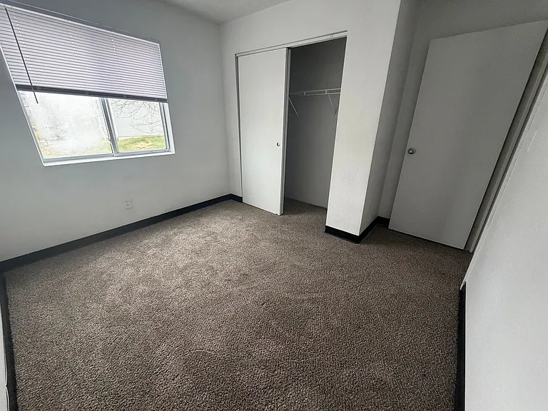 Hidden Bluffs Apartments — Photo 29