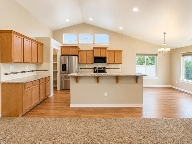 1515 W Cactus St — Photo 3