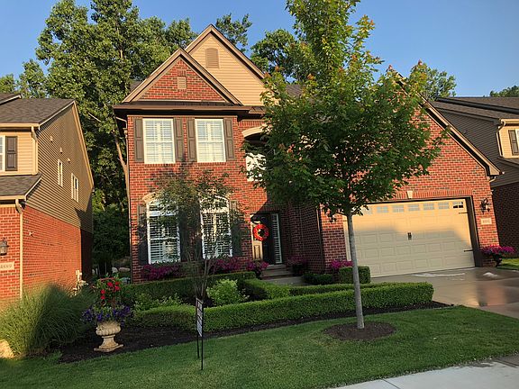 2nd image of 4881 W Stonegate Cir