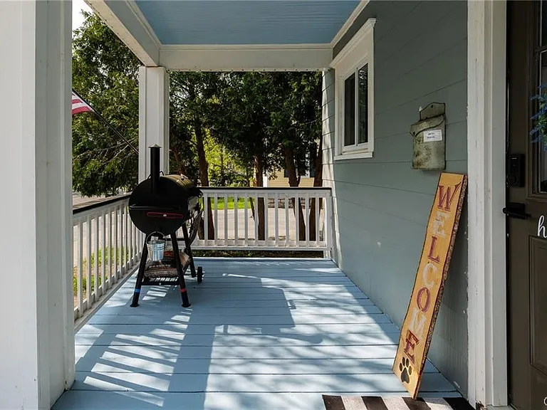 624 Hamlin St — Photo 3