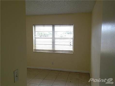 5th image of 95 NE 41st St APT O221