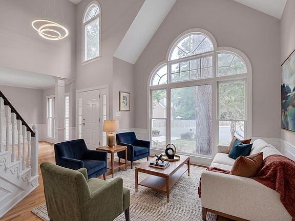 2nd image of 4003 Peachway Ct