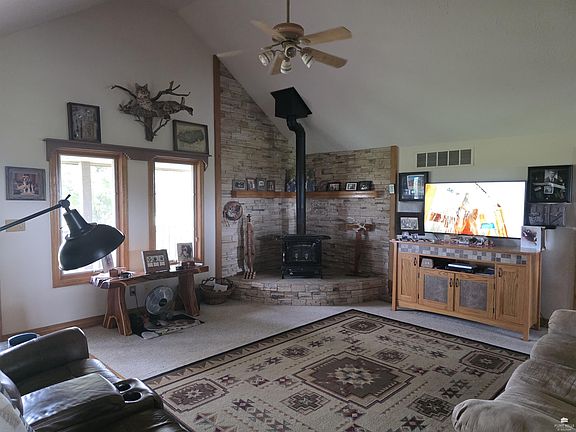 2nd image of 2661 Eden Rd