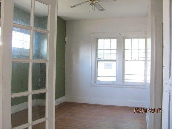 3rd image of 3628 Evanston Ave