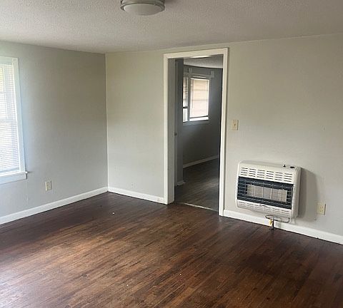 2nd image of 122C Plaza Dr