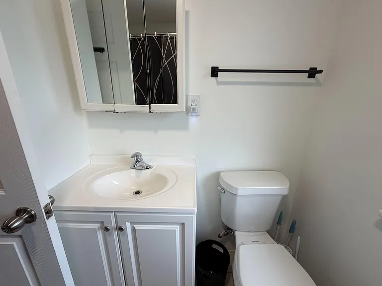 2nd Floor Bathroom