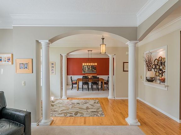 3rd image of 675 Westbrook Way