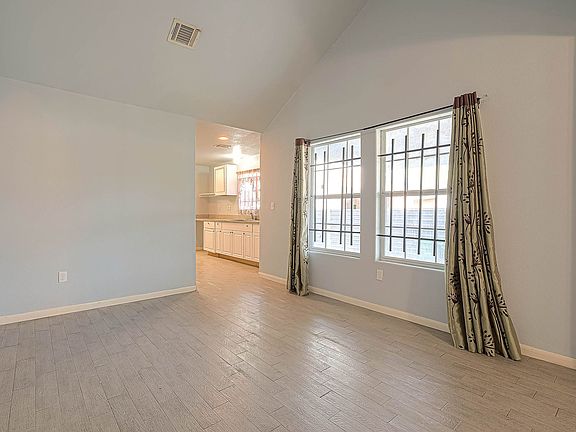 5th image of 4813 Pederson St