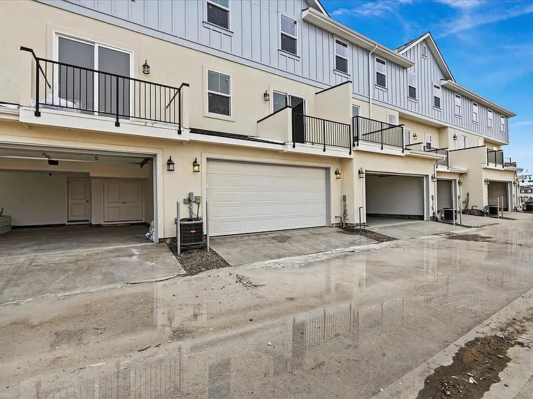 1630 N Mumbarto Ln — Photo 41