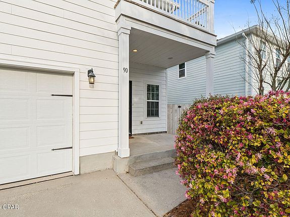2nd image of 90 Mosaic Oaks Cir