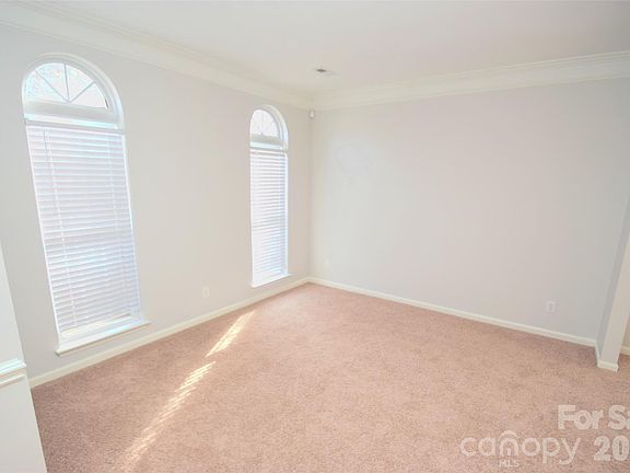 5th image of 10214 Stoneykirk Ln