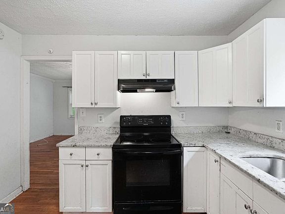 4th image of 3549 Tulip Dr