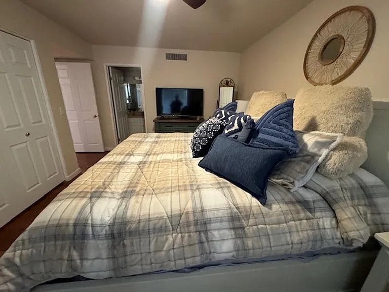 1800 Clubhouse Dr #36 — Photo 22
