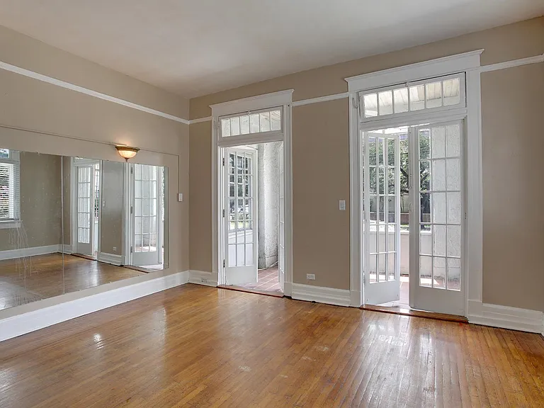 2833 Napoleon Ave #BE — Photo 1