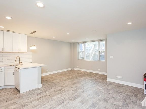 4th image of 2437 N Ashland Ave #1012