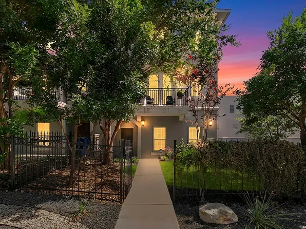 215 E MULBERRY AVE, San Antonio, TX 78212
