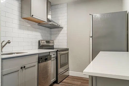 White Oaks Apartments Photo 1