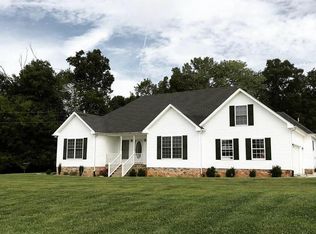 2220 Kinneys Rd, Cedar Hill, TN 37032