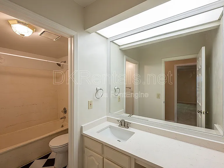 103 Ashling SE — Photo 1