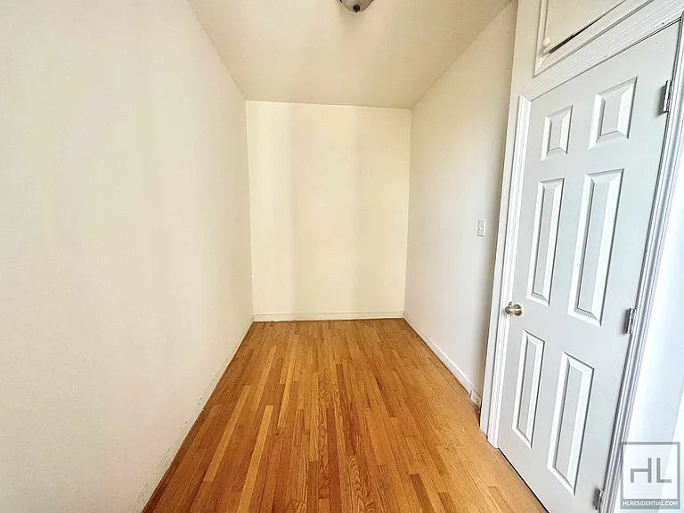 417 Grant Ave #5 — Photo 6