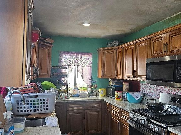 2nd image of 803 E 107th St