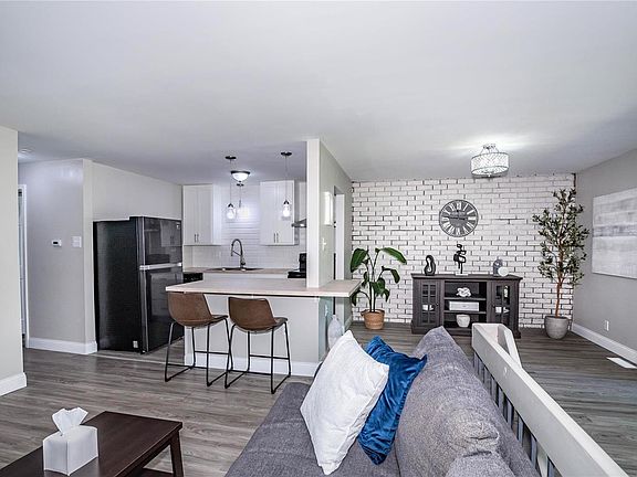 2nd image of 5280 Cricket Glen Ct APT A
