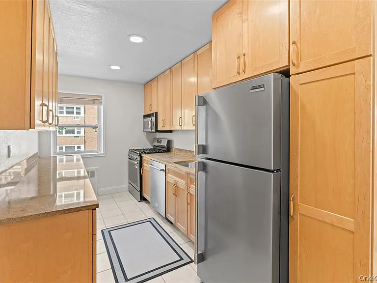 750 Shore Rd #2G — Photo 16