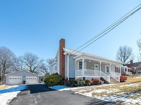 3rd image of 607 Vine St