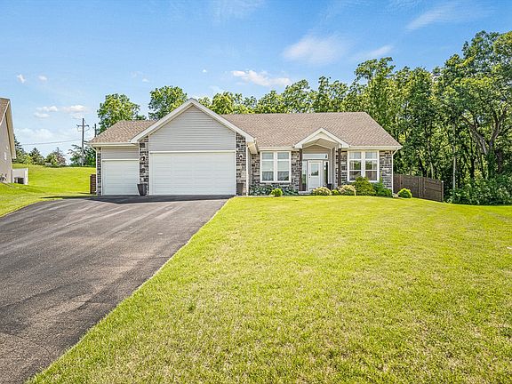 2nd image of 4348 Woodcliff Ln