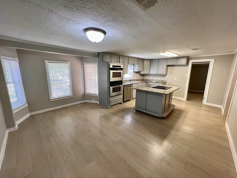 5638 Curzon Ave — Photo 16